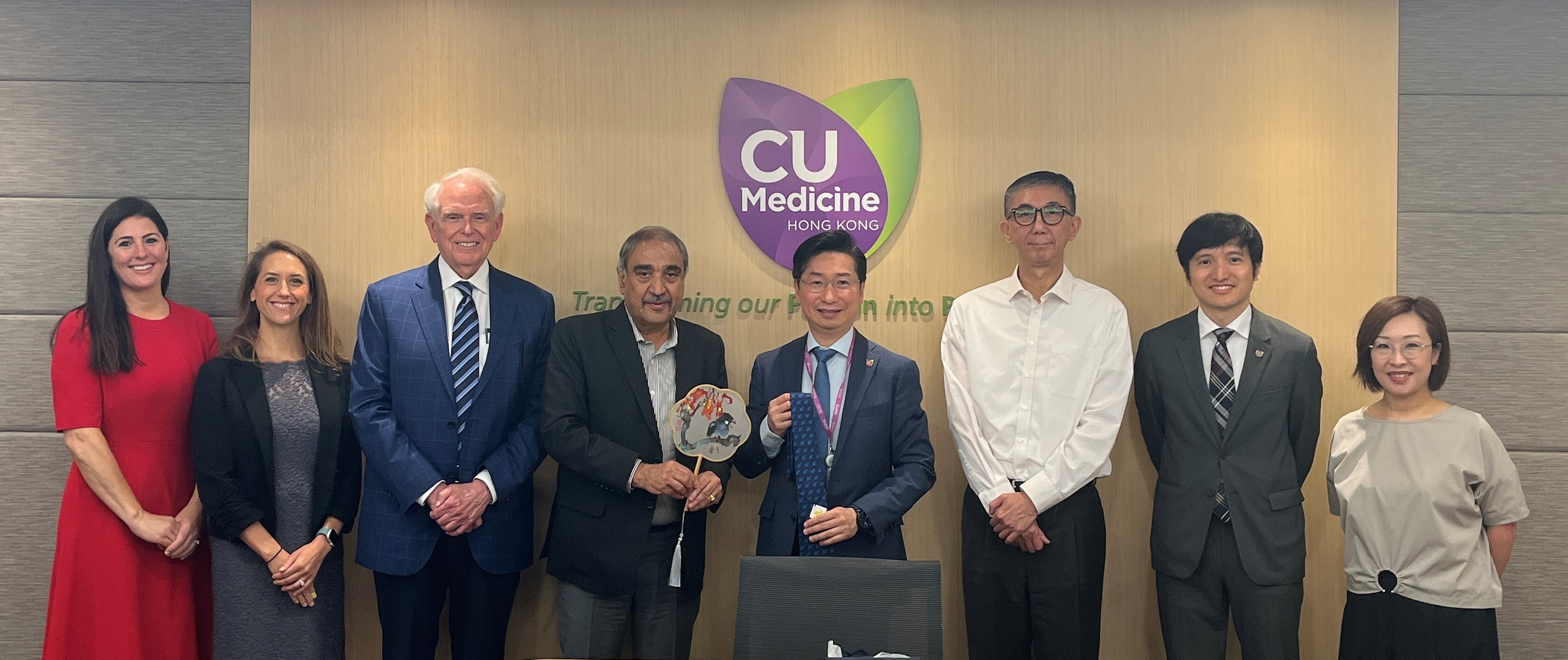 (2nd from left)  Ms. Whitney Nifong Egan, Dr. William C. Mobley, Dr. Pradeep K. Khosla, Prof Philip Chiu, Prof Timothy Kwok, Dr Owen Ko, Ms Yvonne Heung