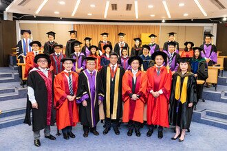 Group photo of Prof. CHAN Wai Yee, Pro-Vice-Chancellor / Vice-President (Strategic Developments) of CUHK, Dr. PANG Fei Chau, Guest of Honour, Professor Philip CHIU, Dean of Medicine, and procession members 