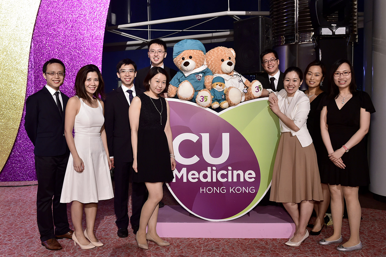 CUHK Medicine Hosts 35th Anniversary Gala Dinner Over 1,800 Guests Share  the Joy of Celebration